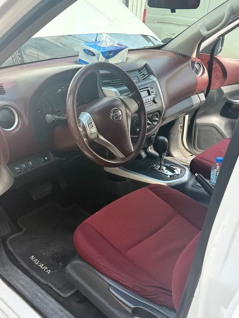 Nissan Navara 2020 — photo 1 of 4