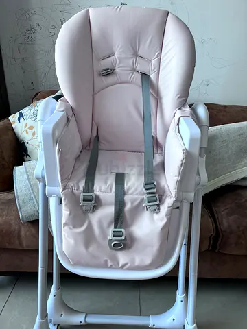 Juniors pink feeding high chair