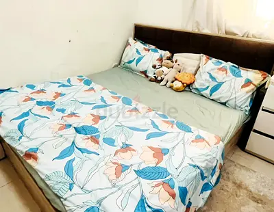 King size bed