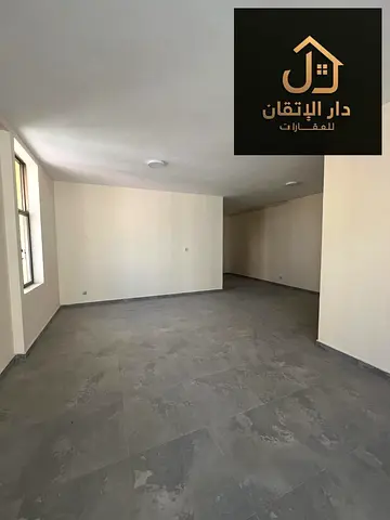 *Golden opportunity for rent: 2 bedroom + hall apartment in Umm Al Mutarafah area. The apartment has 3 bathrooms.*