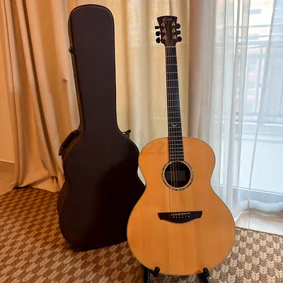 Faith acoustic guitar FNHG