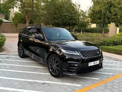 GCC- 17k milage only !! Original paint - Warranty and service contract with Land Rover
