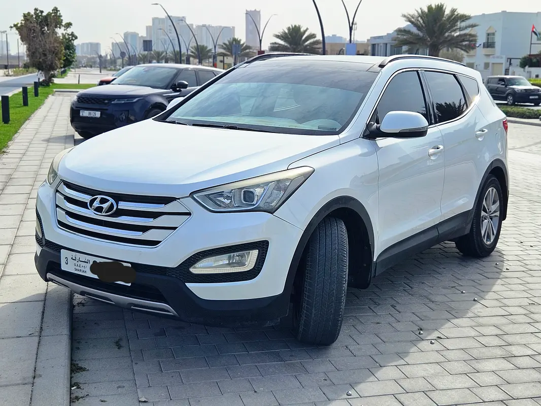 Hyundai Santa Fe 2016 — photo 1 of 18