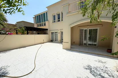 Landscaped | Maintained | Lake View