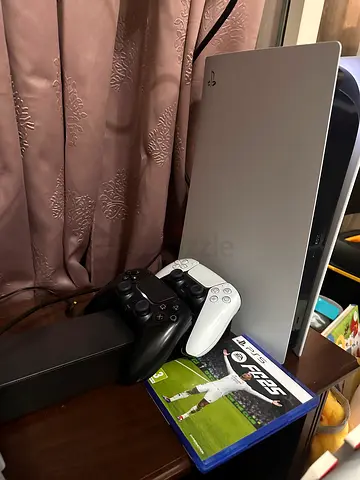 Ps5 disc version with two controllers