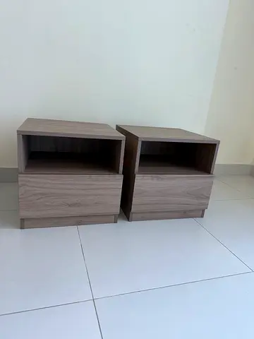 Side drawer
