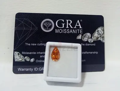 GRA Moissanite