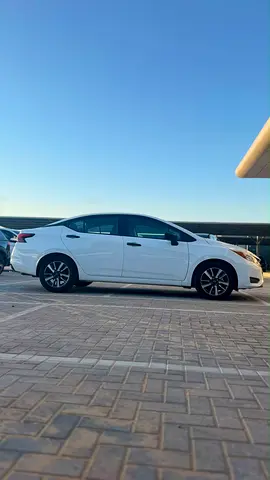2025 Nissan VERSA 照片 4
