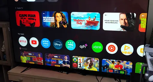 75-inch Smart LED TV philips in good condition (almost new) - with remote