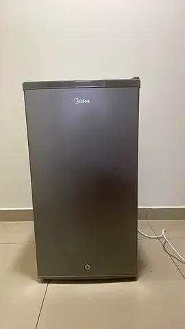 Midea Single Door Mini Fridge - Excellent Condition - Super Clean