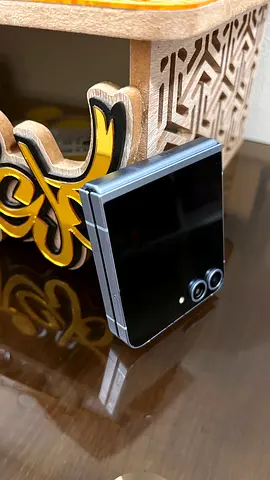 Samsung Galaxy Z Flip (Foldable) - Good Condition