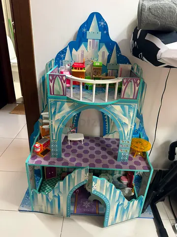 Large Frozen-themed Wooden Dollhouse Playset - 3 Levels with Furniture