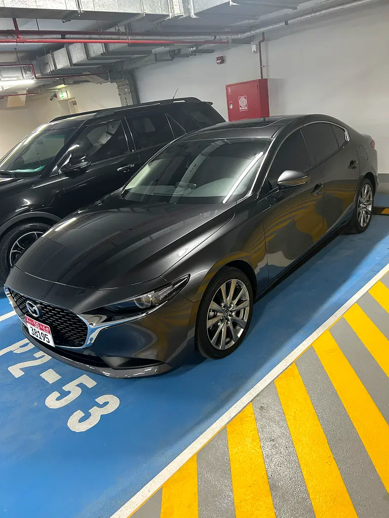 Mazda 3 2023 — photo 1 of 3