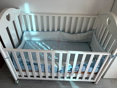 Baby cot bed
