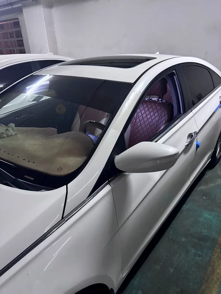 Hyundai Sonata 2013 — photo 1 of 6