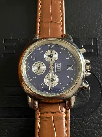 Pre-owned vintage mens chronograph wristwatch with brown leather strap