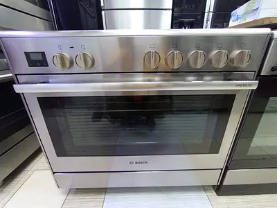 Bosch Serie 8 Freestanding 5-Zone Electric ceramic oven dual fan cooking range model , HCB738357M