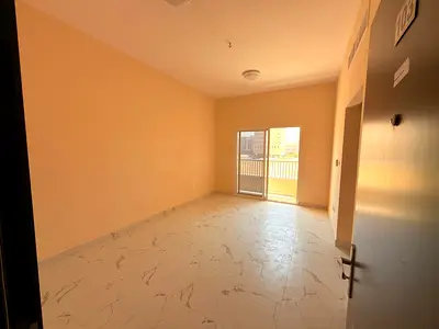 تاني ساكن _ غرفه ماستر _ بلكونه اطلاله مفتوحه _ تكيف مركزي _ صيانه فري