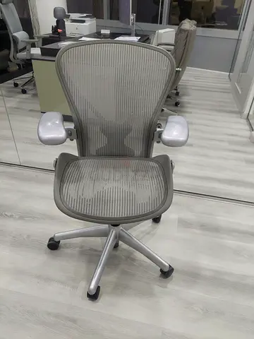 Herman Miller Aeron Classic Chair Size C Fully Adjustable Silver Color