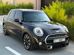 MINI Cooper John Cooper Works 2018 | GCC Specs | Pristine Condition