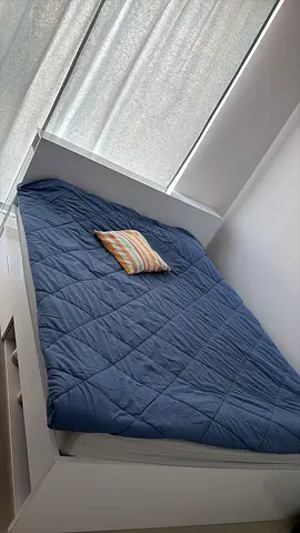 Queen bed
