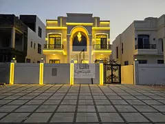 Freehold classic 5-bedroom villa