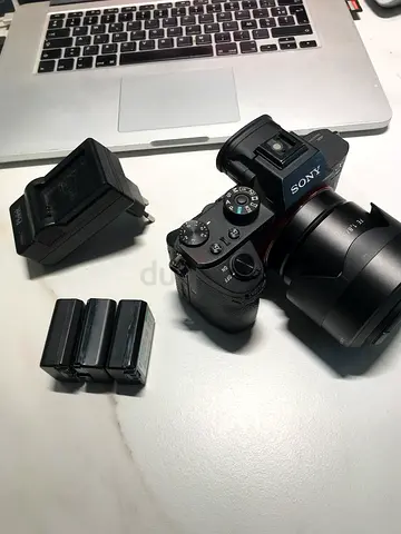 Sony Alpha 7 R ii.   mirrorless camera with 3 batteries and charger 70000 shots