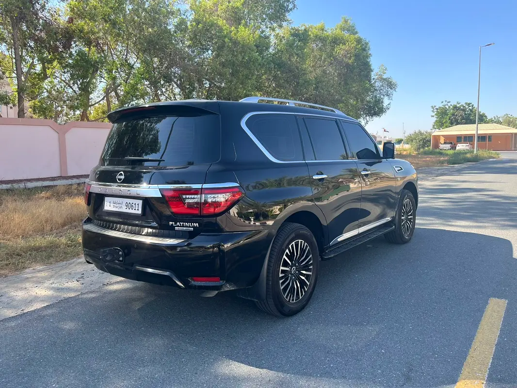 Nissan Patrol 2022 — photo 1 of 11
