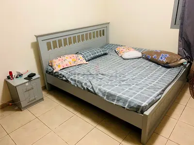 Queen size bed frame with mattress - light grey - Size: 48 x 48