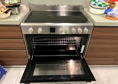 Selling BOSCH Series 8 Model 5 Hobs Full Electric Ceramic Cooker Range Size 90 cm