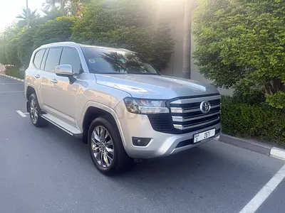 Toyota Land Cruiser 2024 GXR 4.0  Single Owner Lady Driven  100% Original Paint  Agency Maintained
