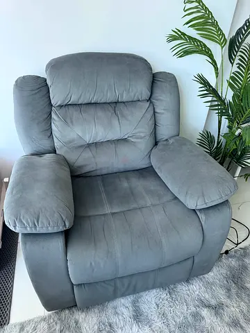 Comfortable Grey Recliner Armchair - Plush Upholstery