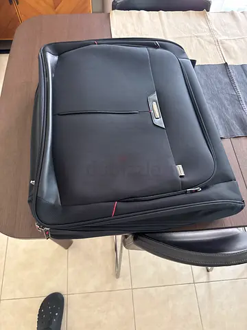 Travel bag for suits
