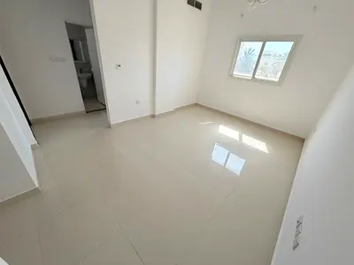 شقه للايجار السنوي في الراشديه غرفه وصاله بنايه حديثه مساحه كبيره تكييف مركزي موقع مميز سهل الانتقال لدبي والشارقة