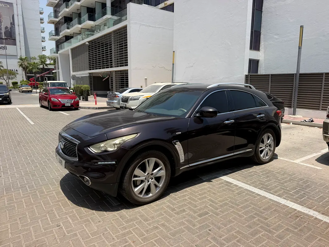 Infiniti FX45/FX35 2012 — photo 1 of 8