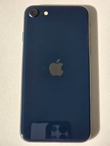 Iphone SE 3rd gen battery health 100
