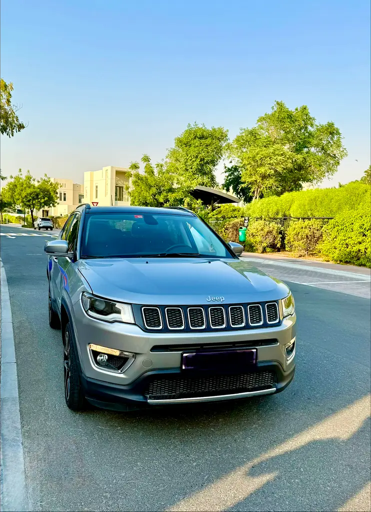 Jeep Compass 2018 — photo 1 of 4