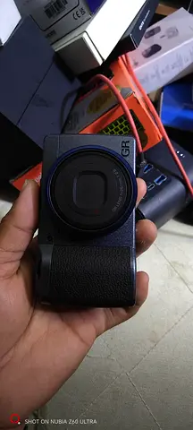 Ricoh GR IIIx Compact Mirrorless Camera - Gray (24MP, 40mm f/2.8)