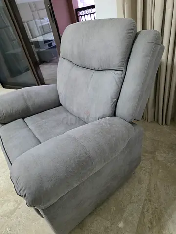 Electric Recliner Armchair – Excellent Condition – AED 200