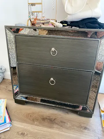 Free Stuff - The One Chest of Drawers