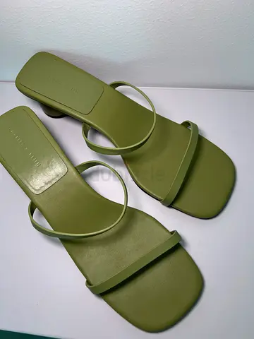 Shoes size 40