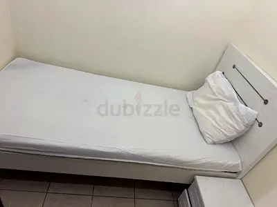 Partition available garden metro station
