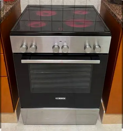 Bosch Electric Cooker with Ceramic Hob and Oven - Good Working Condition