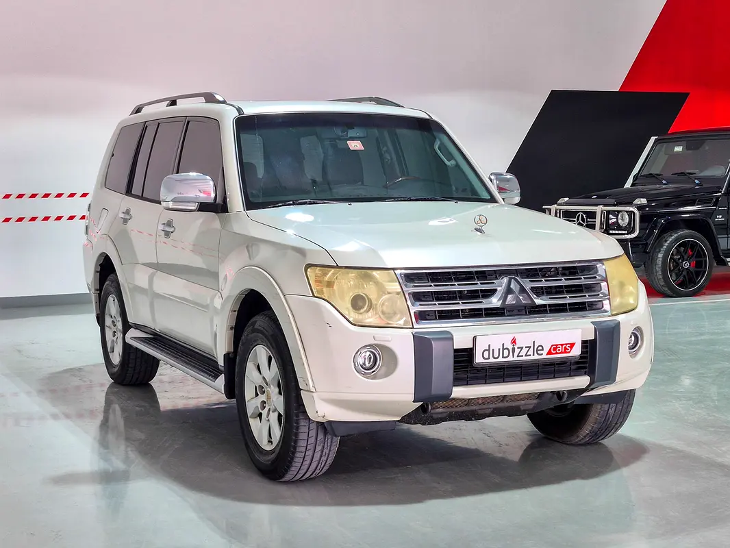Mitsubishi Pajero 2011 — photo 1 of 13