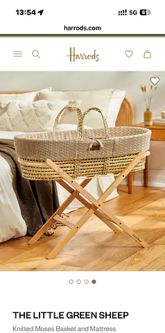 Little Green Sheep - Handwoven Moses Basket with Wooden Stand — Light Natural Bassinet