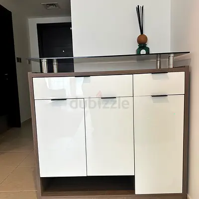 Shoe storage cabinet