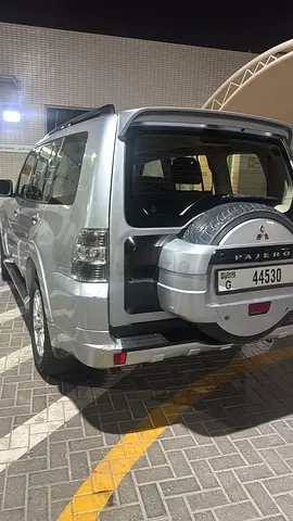 3.8 V6 TOP LINE FAMILY USED MITSUBISHI PAJERO