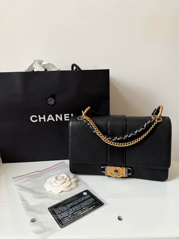 Chanel CC chain flap shoulder bag