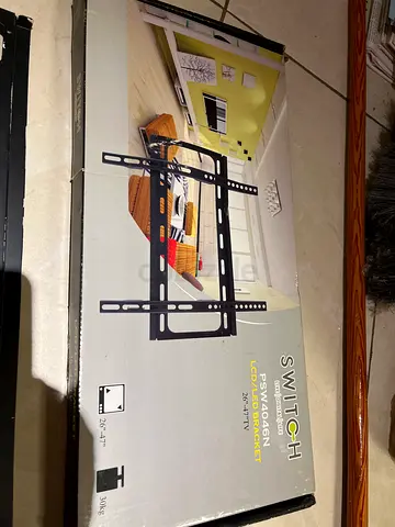 Switch LCD/LED TV Wall Mount Bracket 26-47 inch x 1 packed brand new . also open pc available