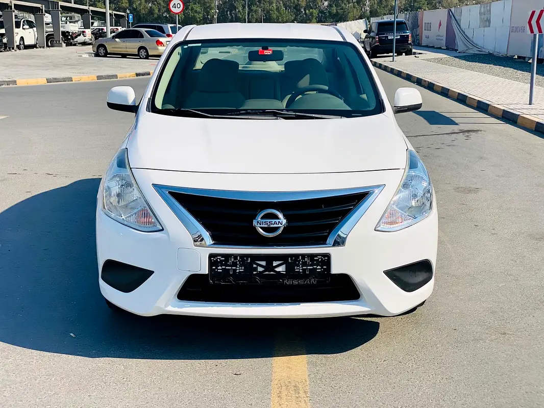 Nissan Sunny 2022 — photo 1 of 11